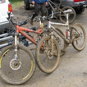 23_muddy_bikes